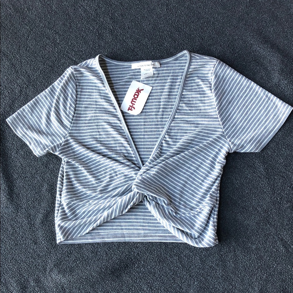 Caution To The Wind Gray White Striped Tie Bottom Crop Top Plunge V-Neck Size M